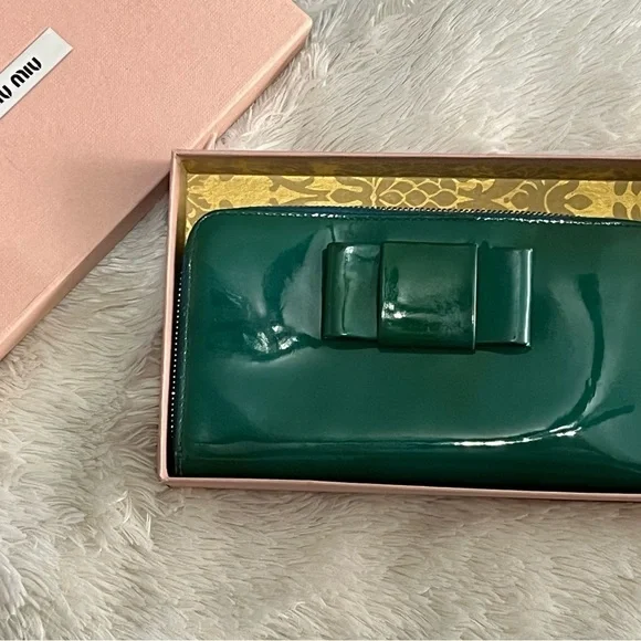 Miu Miu long wallet zipper green ribbon NWOT - Picture 1 of 16